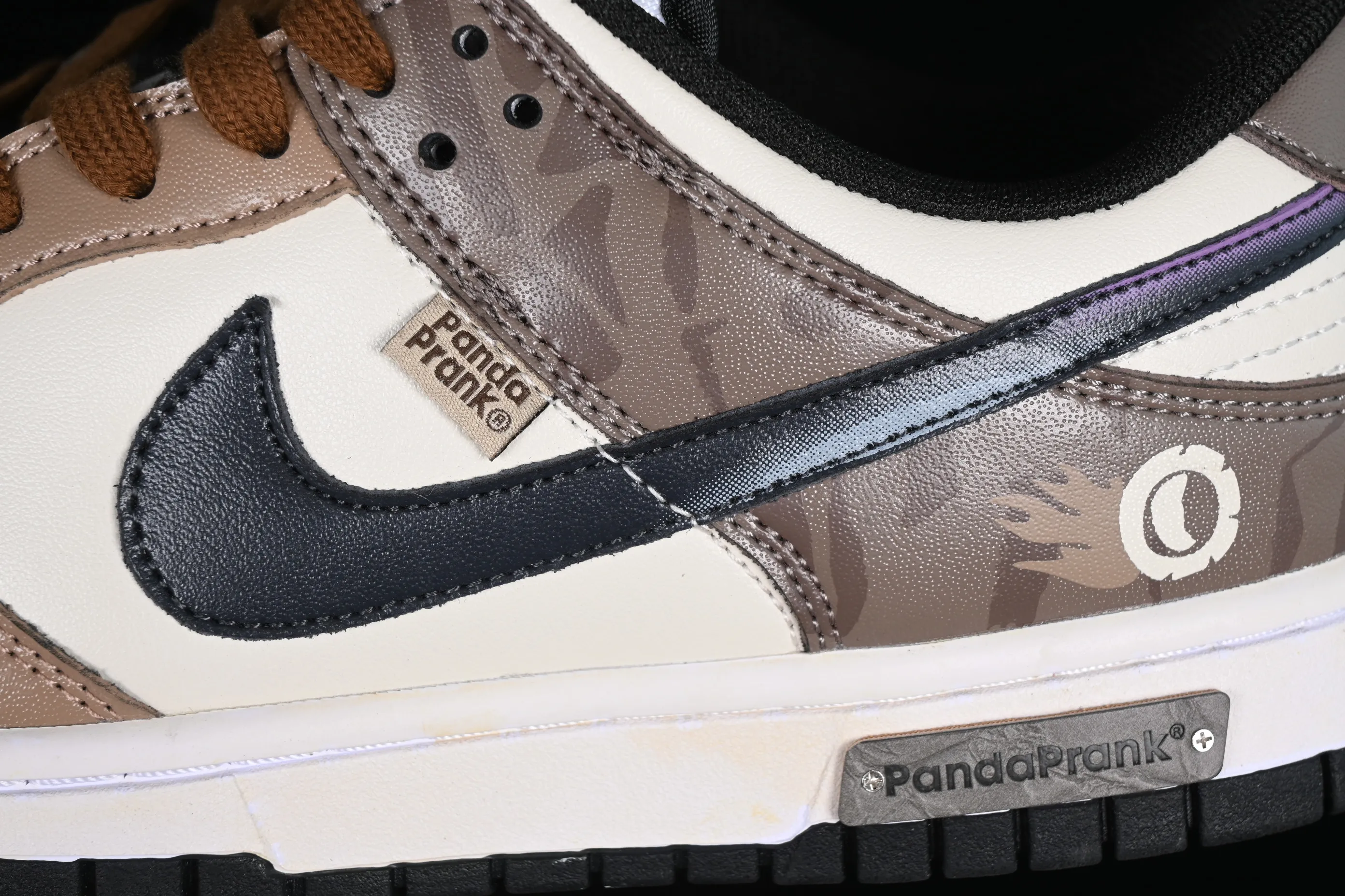 All Categories Nk SB Dunk Series Nk SB Dunk Low Low-top Sneakers Customized Big Box Nk Dunk Low Panda Prank Street Racing Rusty Brown and White SB Strap Low-top Casual Sneakers DD1391-100